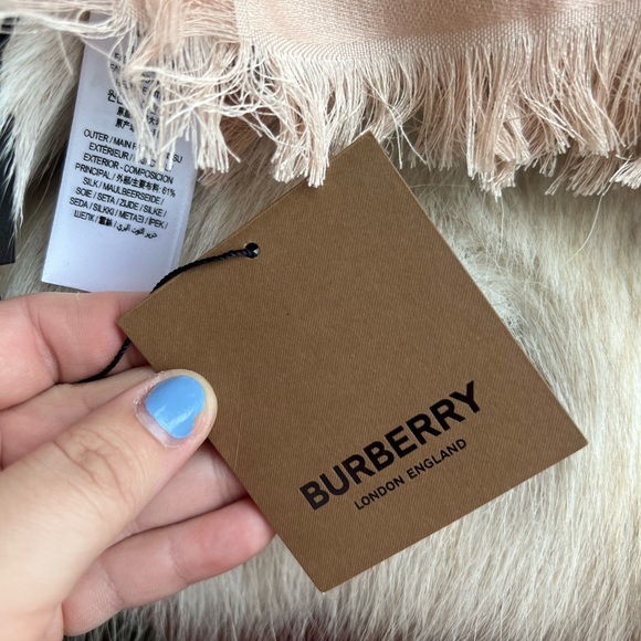 NWT Burberry Scarf/Shawl - Picture 3 of 4